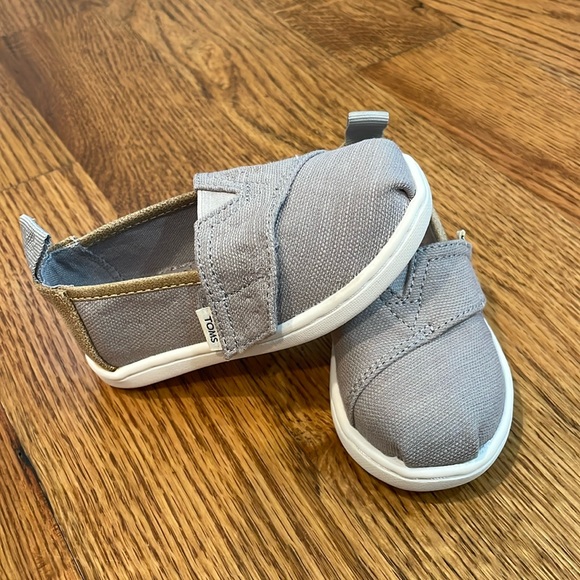 Toms Other - Kids Toms Shoes. Size 5. Never Worn.